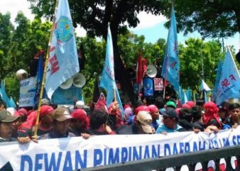 2.645 Personel TNI-Polri Amankan Demo Buruh di MK dan Balai Kota
