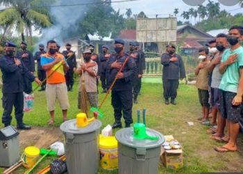 Jelang HUT Ke 76 Korps Brimob Polri, Satuan Brimob Polda Sumut Gotong Royong ke Rumah Ibadah