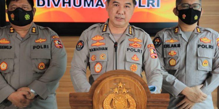 Polri Terjunkan Tim Inafis Selidiki Kebakaran Tangki Kilang Minyak Cilacap