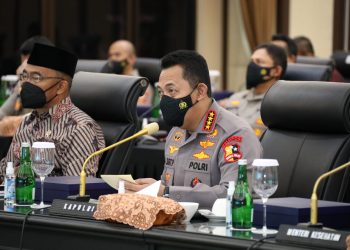 Rapat Lintas Sektoral, Kapolri Paparkan Strategi Cegah Lonjakan Covid-19 Saat Nataru