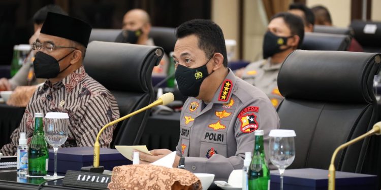 Rapat Lintas Sektoral, Kapolri Paparkan Strategi Cegah Lonjakan Covid-19 Saat Nataru
