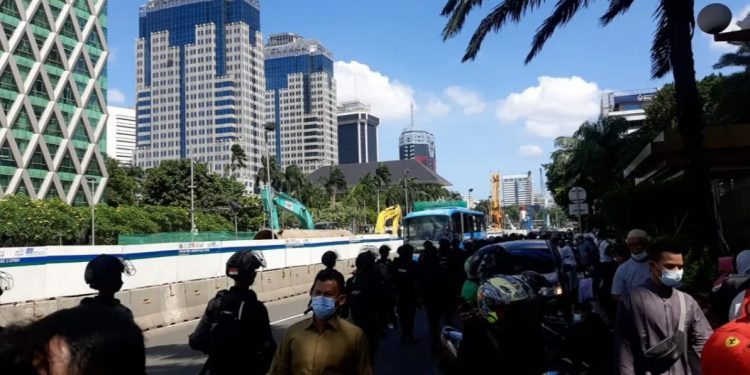 Polisi Bubarkan Massa Reuni 212 di Kebon Sirih