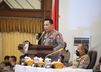 kapolri jenderal listyo sigit prabowo Perintahkan Polisi Humanis Kawal Demo 11 April