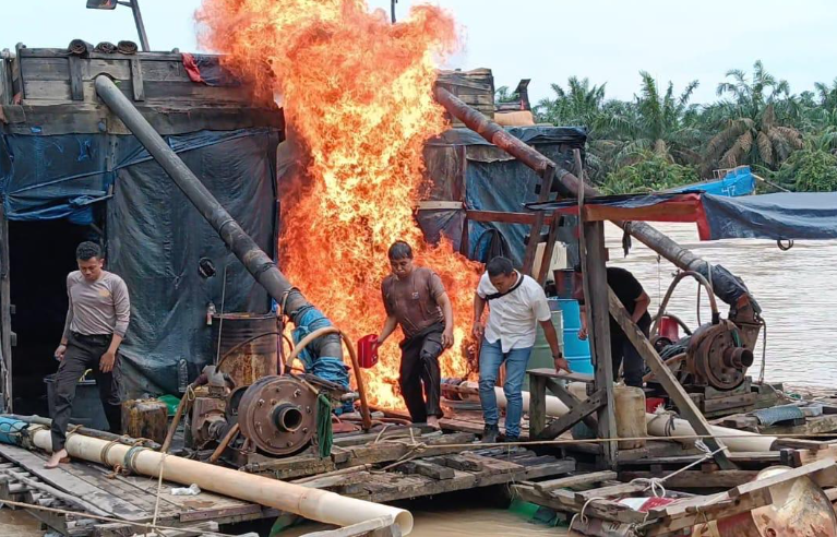 penindakan terhadap Penambangan Tanpa Izin di Kabupaten Kuantan Singingi